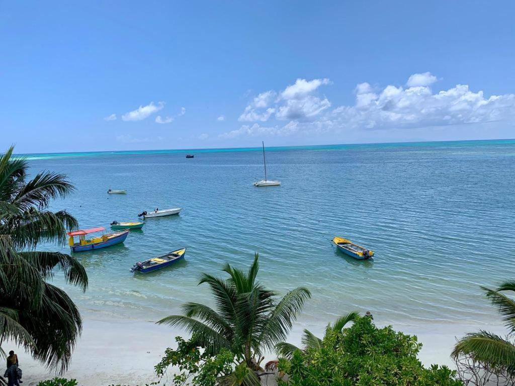 Diamond Plaza Hotel Grand Anse  Phòng bức ảnh